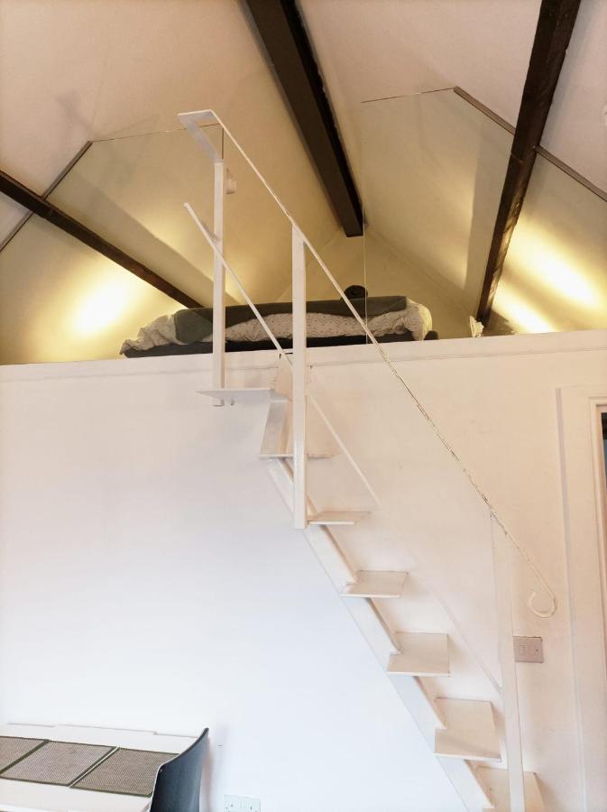 Mezzanine Style Studio Apartment 8 London Eksteriør billede